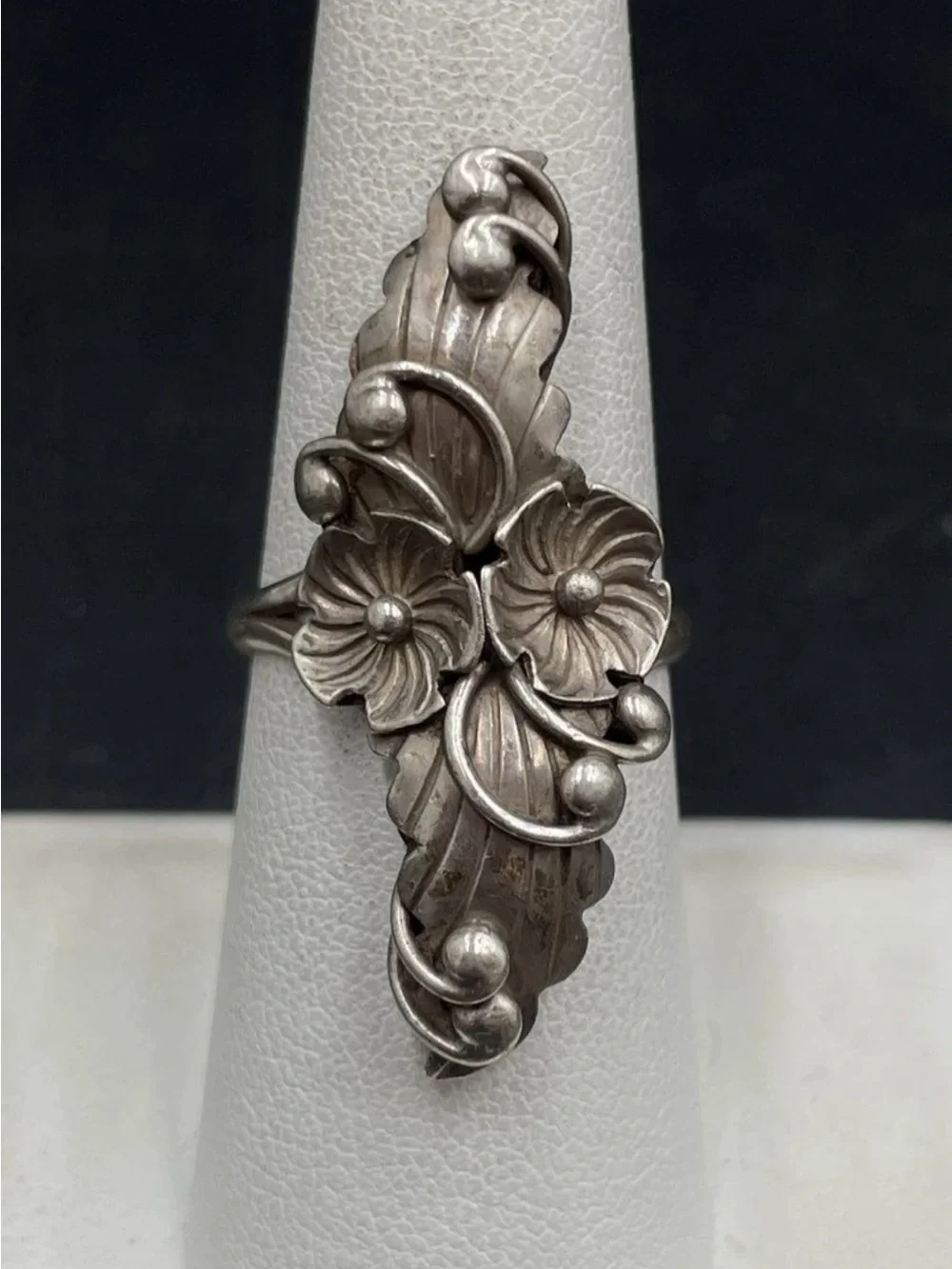 Vintage Navajo Sterling Silver Elongated Floral Knuckle Ring Size 6.75